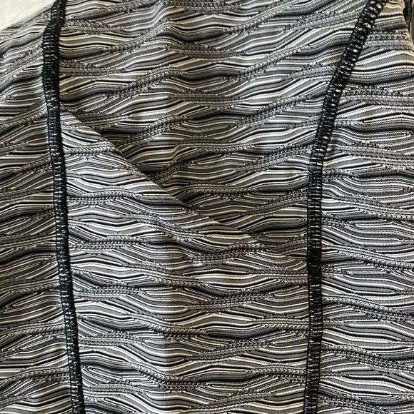 Lululemon Speed Tight II Textured Wave Black Silver Spoon Black Sz 8 - Picture 2 of 7